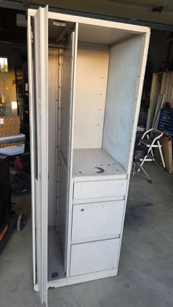 Metal cabinet