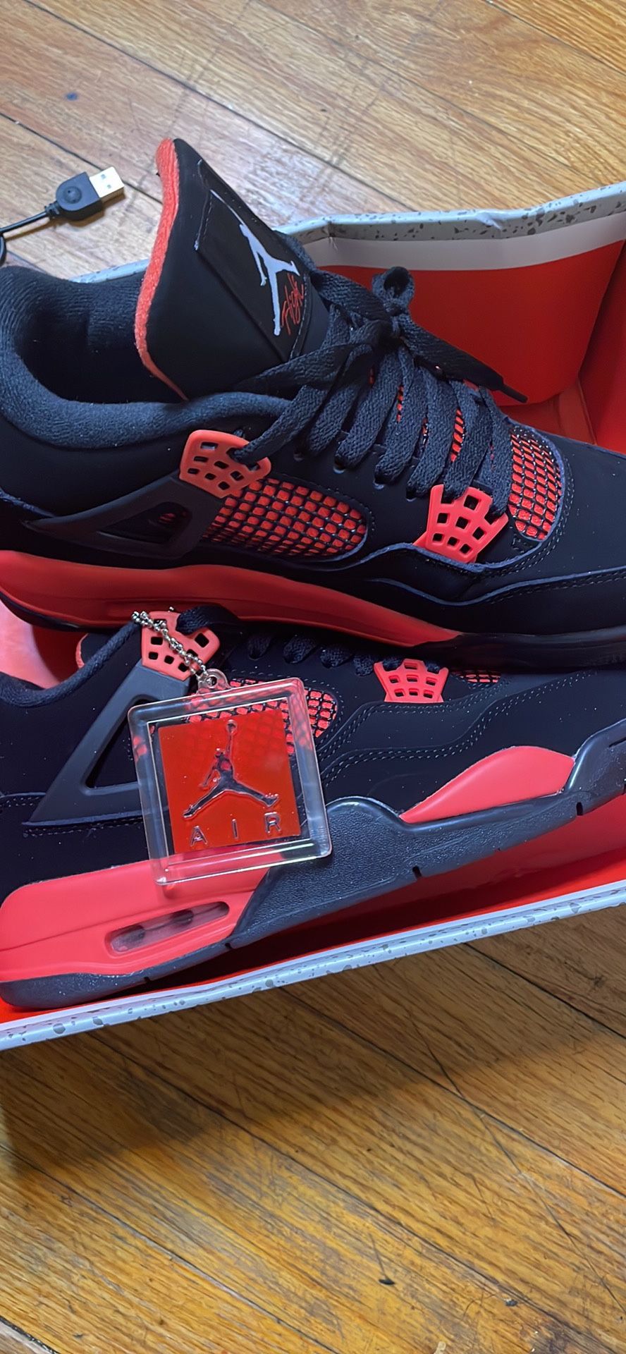 Jordan 4 Red Thunder