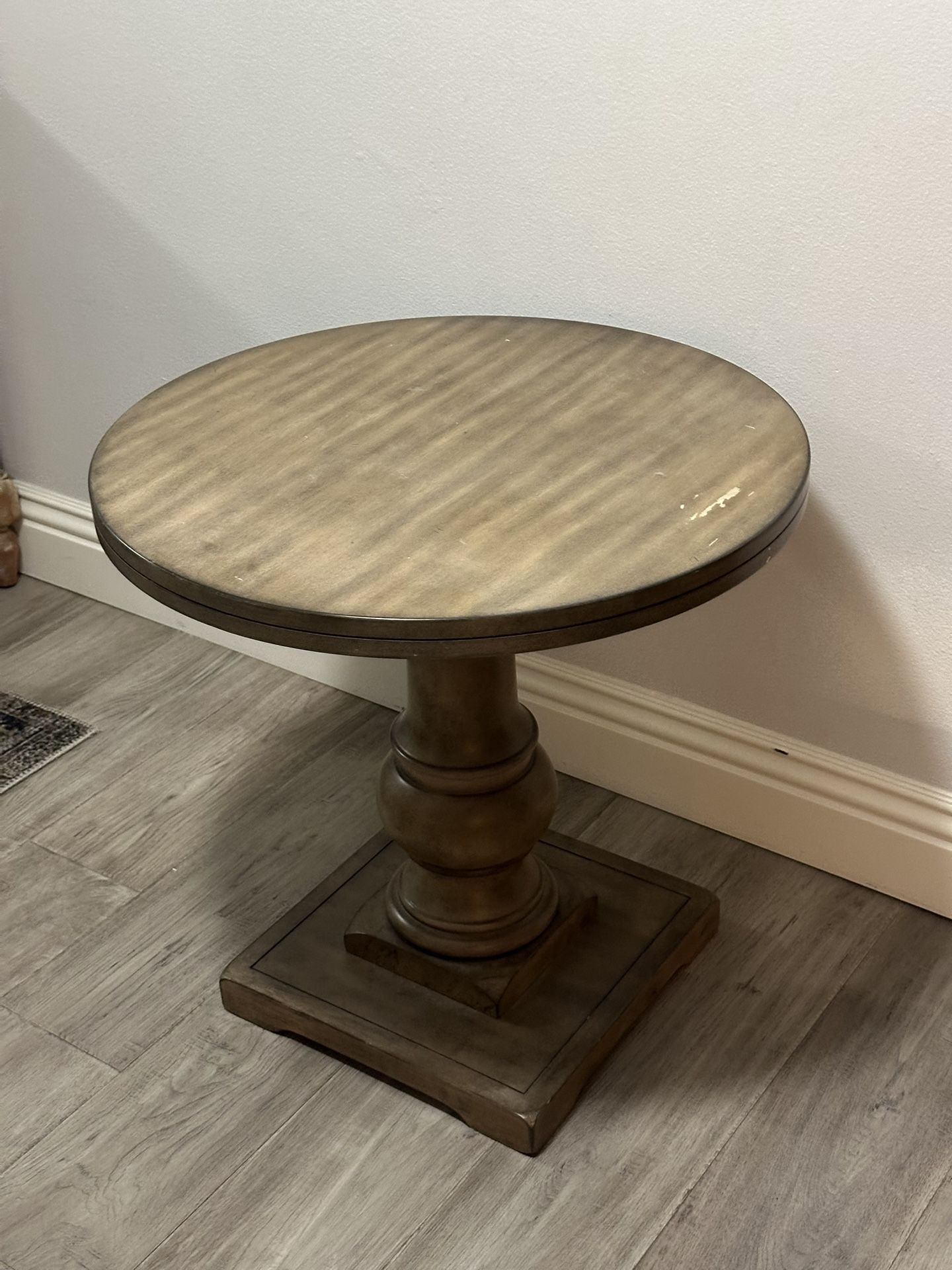 2 End Tables
