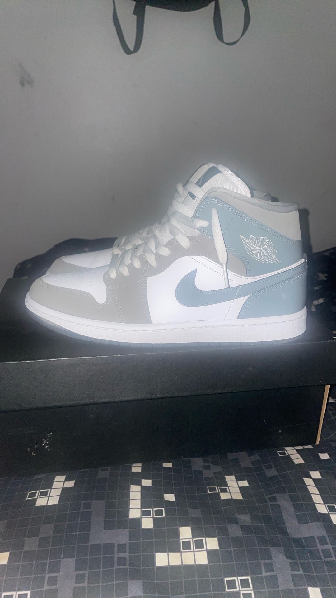 Jordan 1 white, grey
