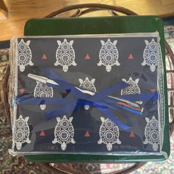 Vera Bradley note cards & matching envelopes set. Mini ballpoint pen