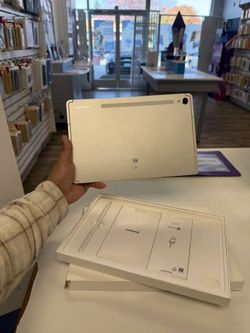 Samsung - Galaxy Tab S9 11" With S-Pen (WiFi) (Opened Box)