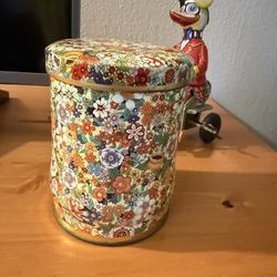 Vintage Daher Floral Tin