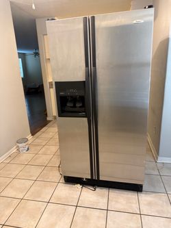 Whirlpool 25.3 Cu. Ft