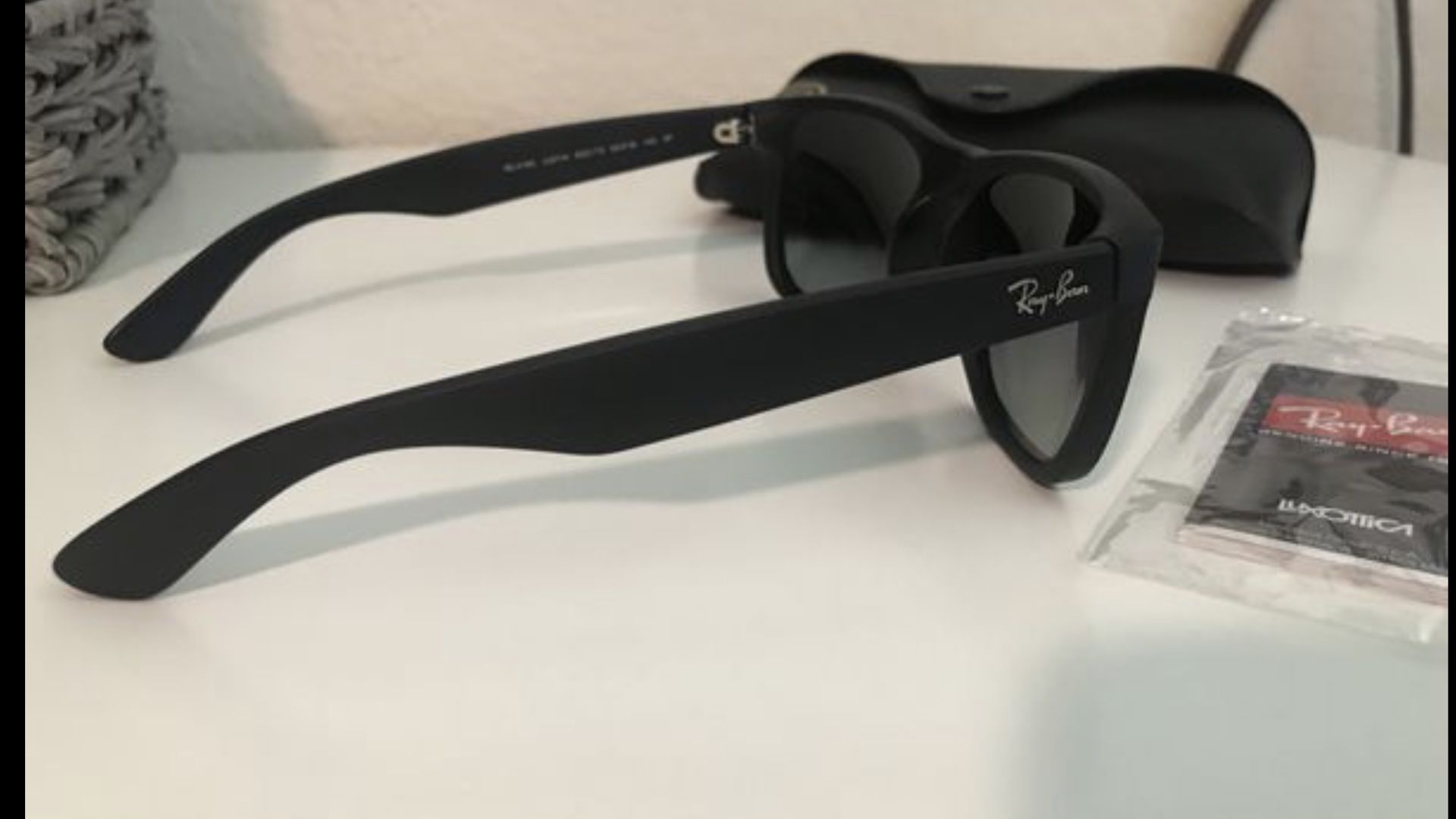RayBan Justin polarized authentic. Medium frame
