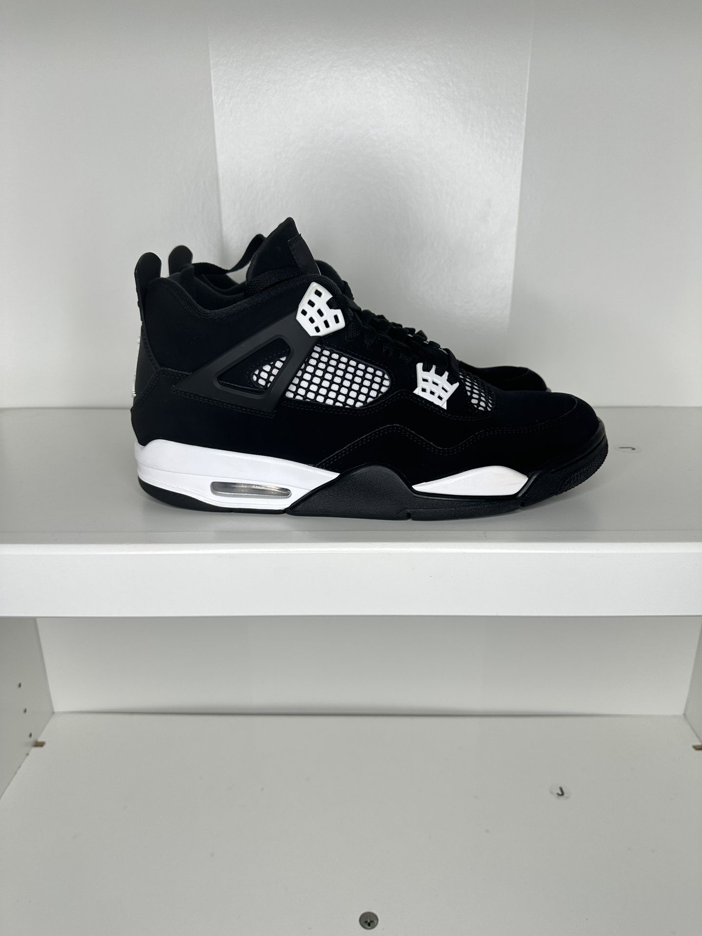 Jordan 4 White Thunder