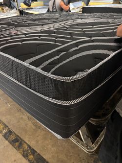 BRAND NEW QUEEN SIZE 14 INCH PILLOWTOP HYBRID MATTRESS/FAST DELIVERY