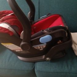 UPPAbaby Car seat, Like new bassinet And new Cruz Stroller Cover