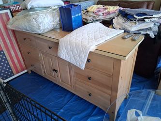 Queen bedroom set.
