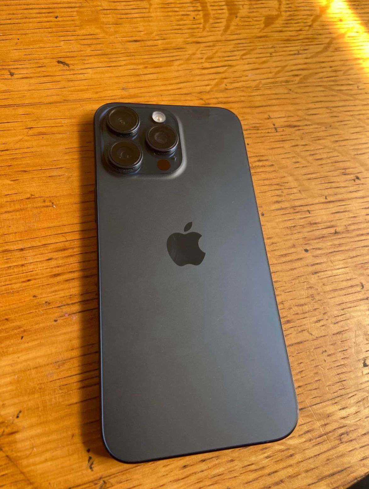 iPhone 15 Pro Max 