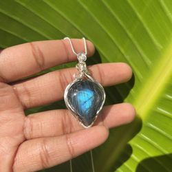 Labradorite Pendant 
