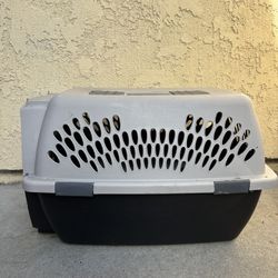 Dog Crate/carrier