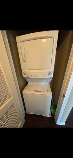 Stackable washer/dryer