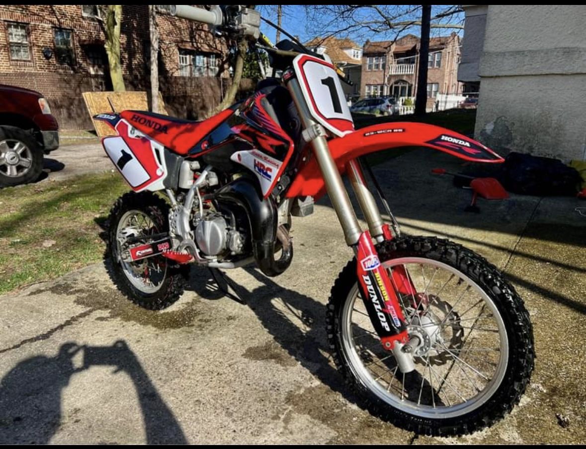 2003 cr85 