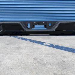 2019,2020,2021,2022,2023,2024,2025 Chevy Silverado 1500 Rear Bumper/Defensa Trasera Complete Oem Ask
