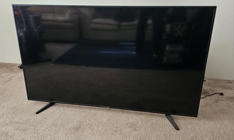 65" Samsung UHD TV 6 Series (Burnt Out/For Parts-Great Condition Otherwise