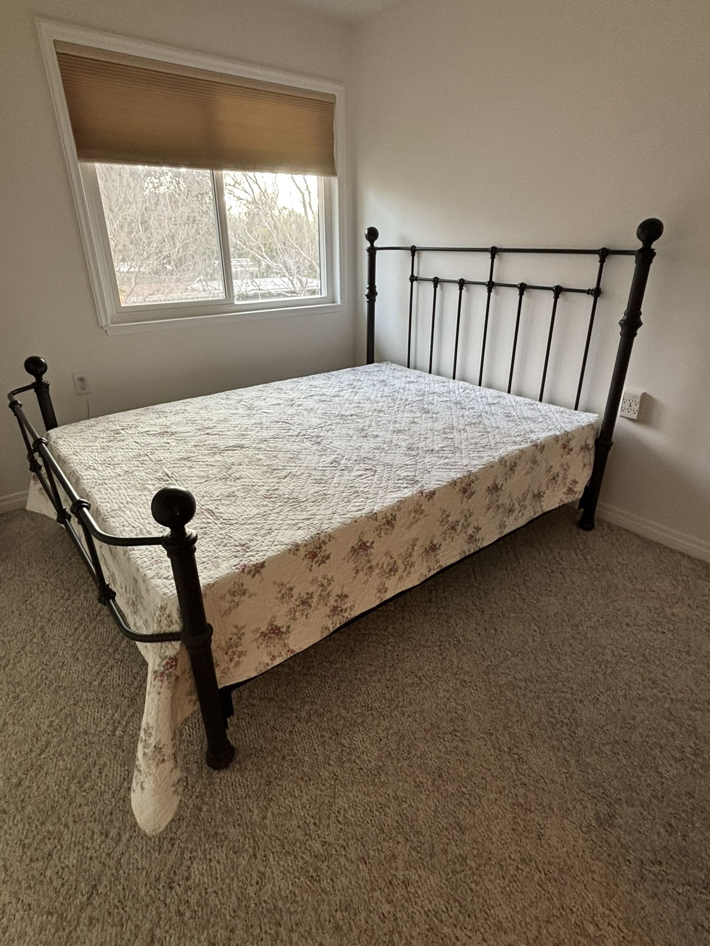 Pottery Barn Queen Iron Bed Frame &Box Spring