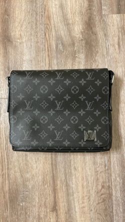 louis vuitton district pm monogram eclipse