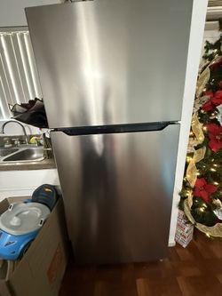 Fridge Need Gone ASAP