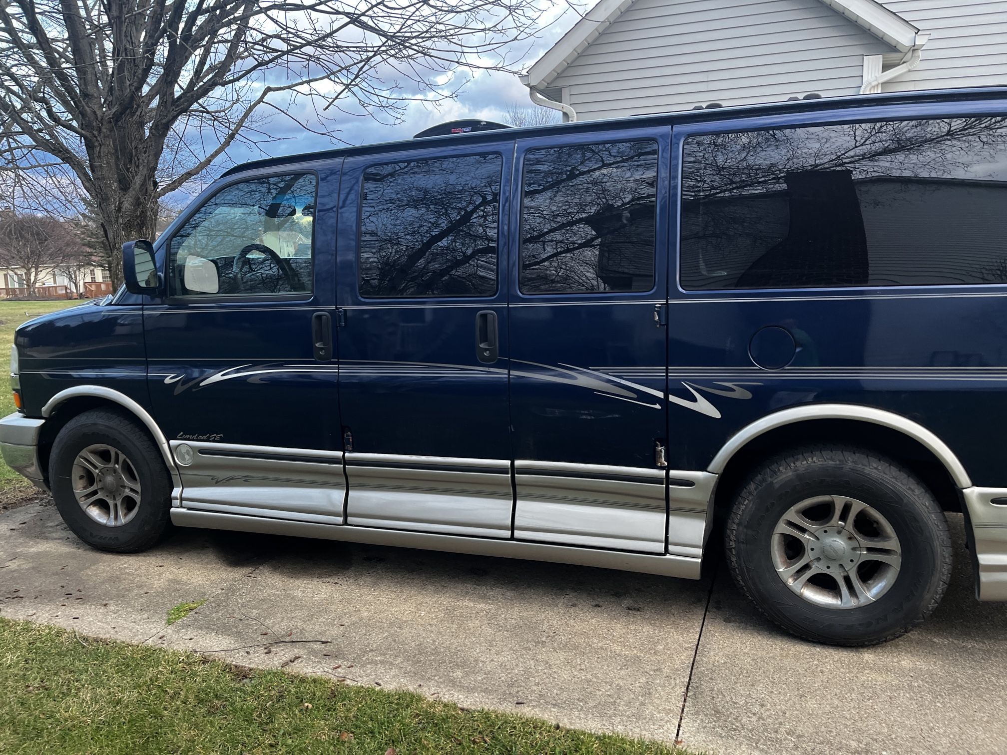 Chevrolet Explorer Van for Sale in Cuyahoga Falls, OH OfferUp