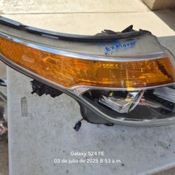 Ford Explorer Right Headlight Xenon Oem