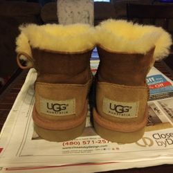 Kids boots UGG SIZE 9