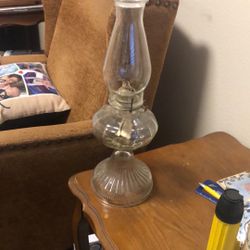 Excellent Vintage Glass Oil Lamp