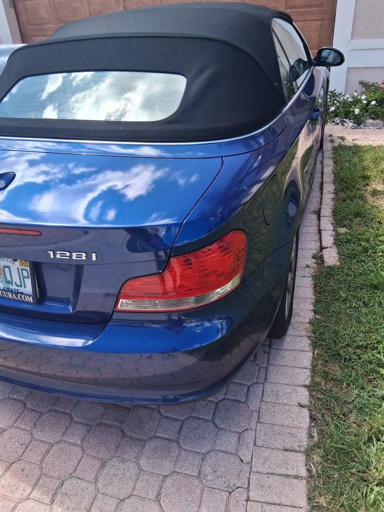 Beautiful BMW 128i CONVERTIBLE! $3500 Obo