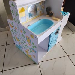 MELISSA AND DOUG MINE TO LOVE BABY CARE ACTIVITY CENTER