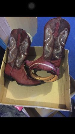 Men boots size 6
