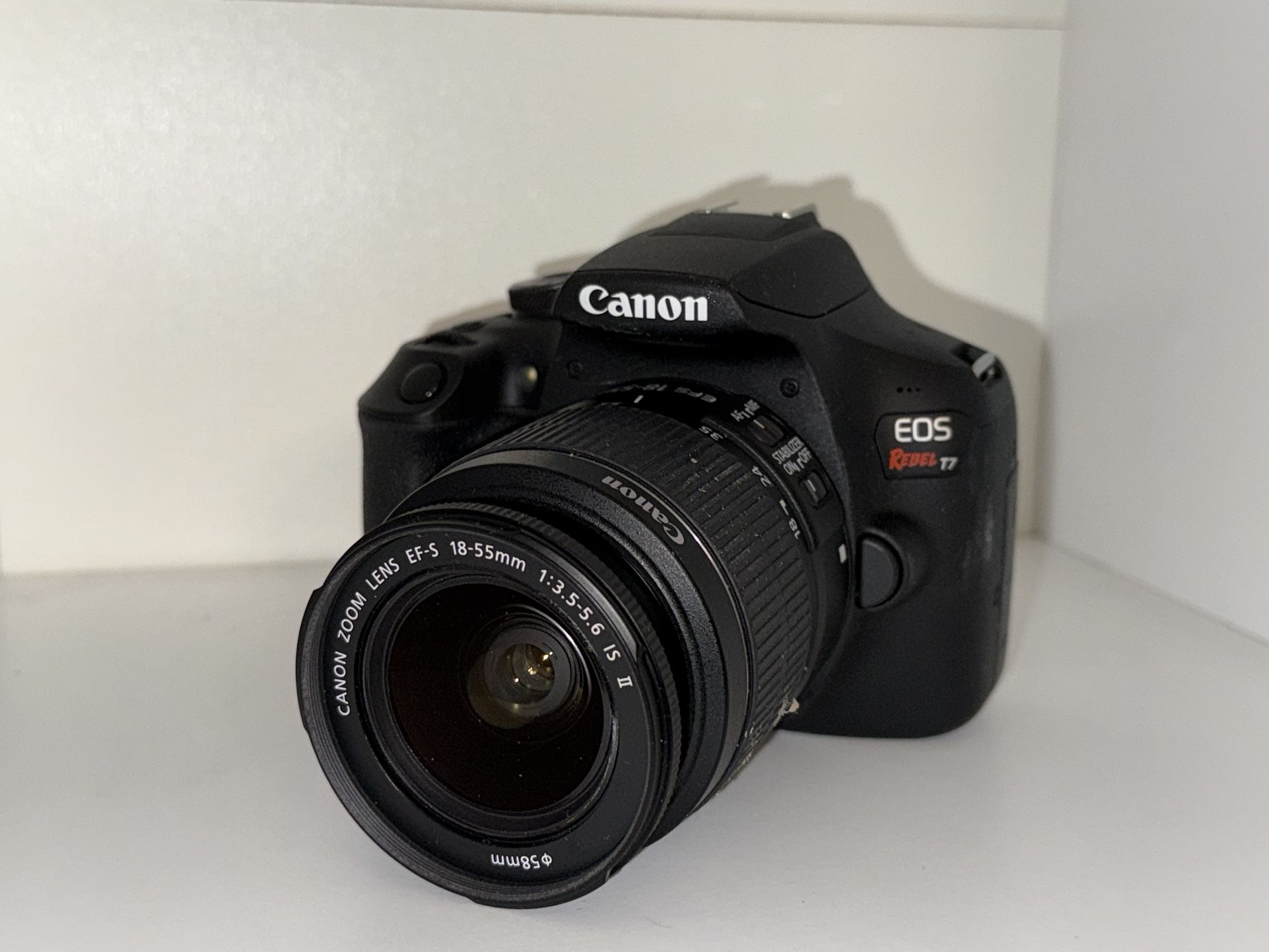Refurbished Canon EOS Rebel T7 EF-S 18–55mm f/3.5–5.6 IS II Lens Kit - 2727C016