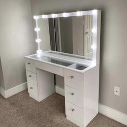 New Make Up Vanity Desk With Mirror & Lights