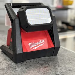 Milwaukee Work Light 2366