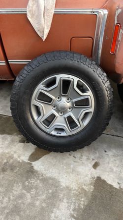 Jeep Wrangler factory wheels