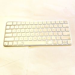 Apple Magic Keyboard with Touch ID for Mac Models with Apple Silicon