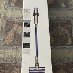 Dyson V11 Cordless Vacuum with 6 accessories (Sealed)