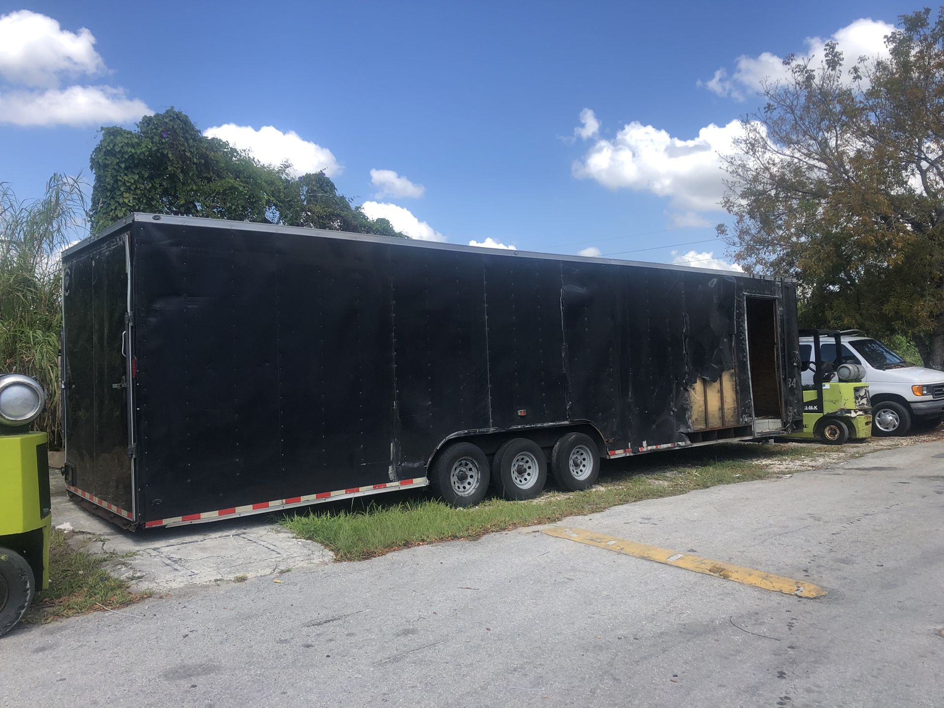 TRAILER 8x34 ENCLOSED TRAILER CAR HAULER TRAILER YEAR 2018