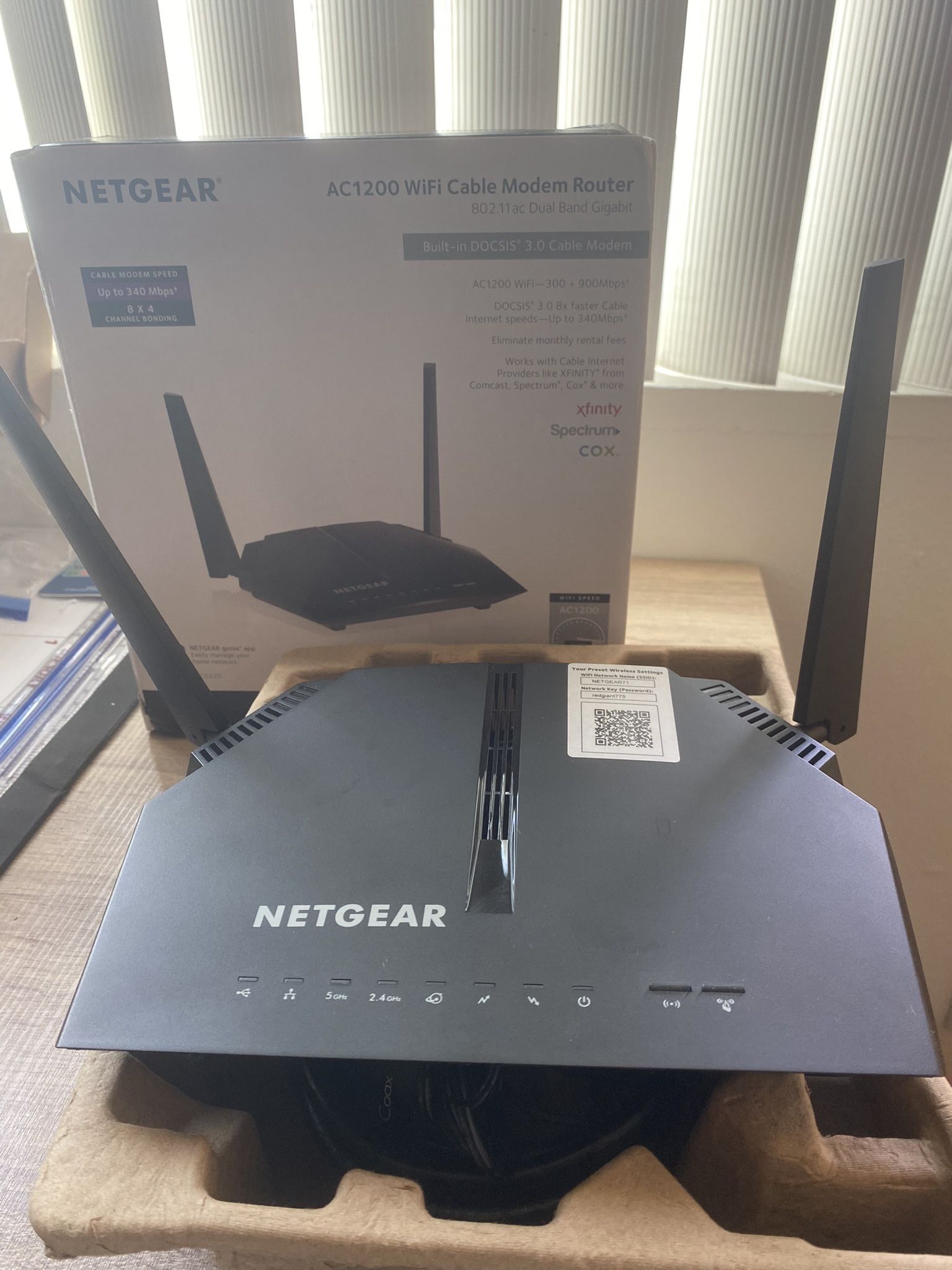 NETGEAR Cable Modem WiFi Router Combo C6220