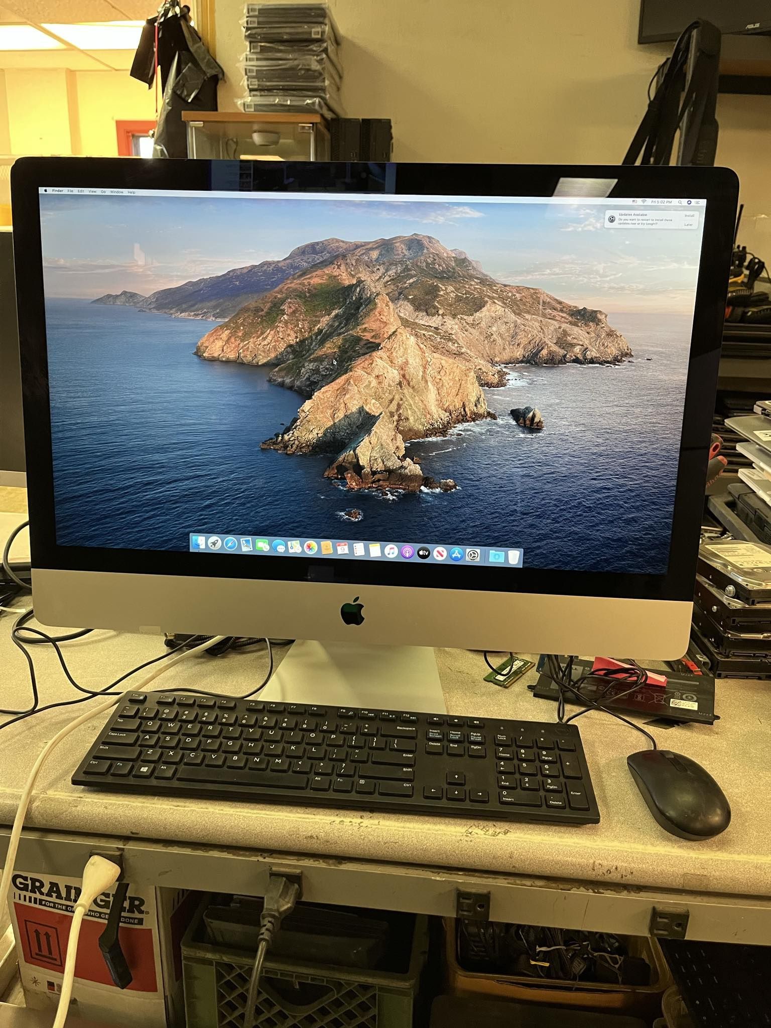 iMac 27-inch late 2013 I5 @ 3.2 ghz 8GB RAM 1TB SATA DISK macOs Catalina Version 10.15.7