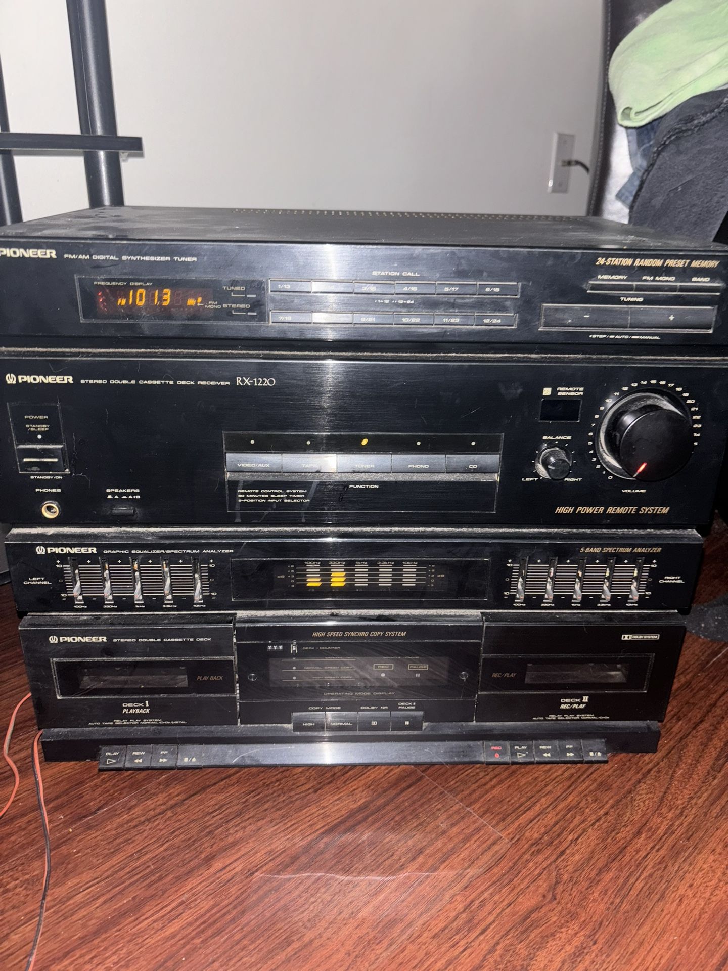 STEREO RECEIVER