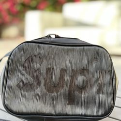 Supreme Louis Vuitton Pochette Danube