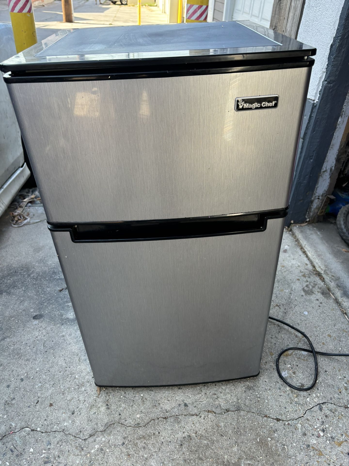 Magic Chef Mini Fridge
