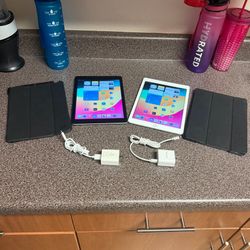 Like New! Apple iPad 6th Gen W/Charger & Case