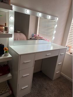 Vanity W Mirror