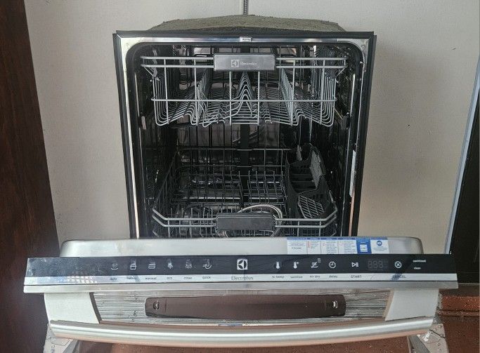 ✨️🔆Electrolux🔆✨️ S-Steel Dishwaher in Perfect Condition 