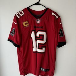 NWT  Tom Brady (12) Tampa Bay Buccaneers Nike NFL Vapor Limited Captain Jersey