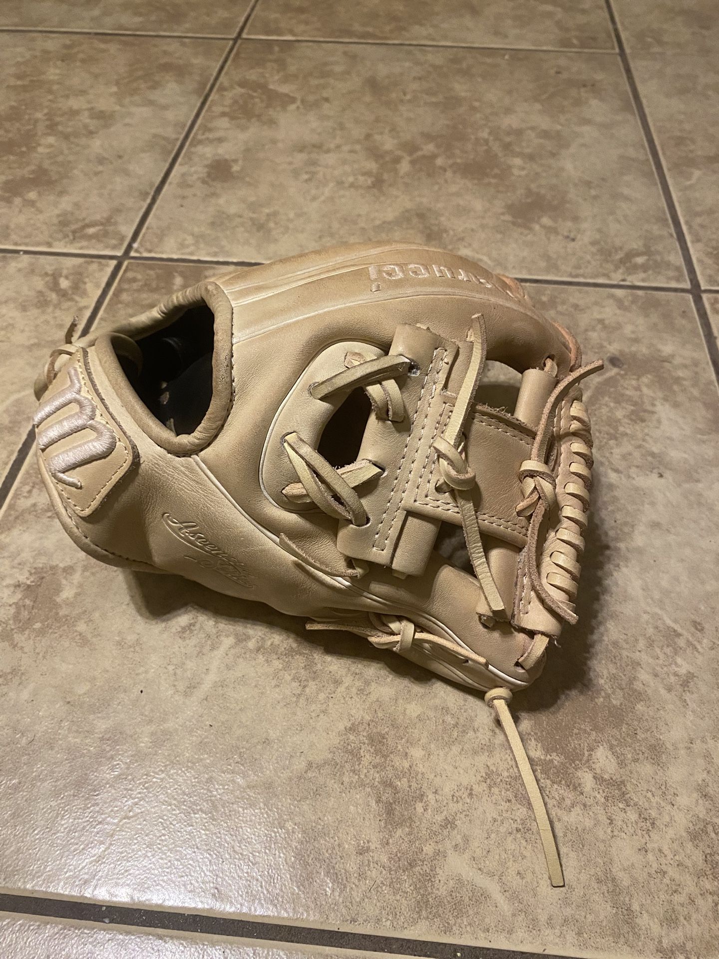 Marucci Ascension Series Glove 11.25