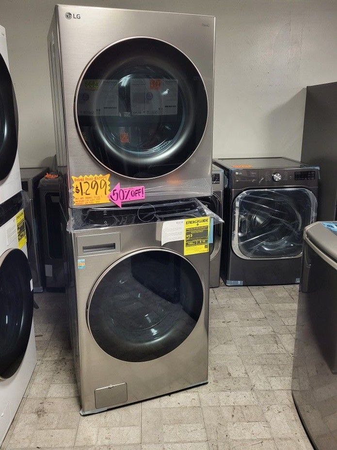 LG ThinQ WashTower Single Unit Front Load Washer 4.5 Cubic Feet Dryer 7