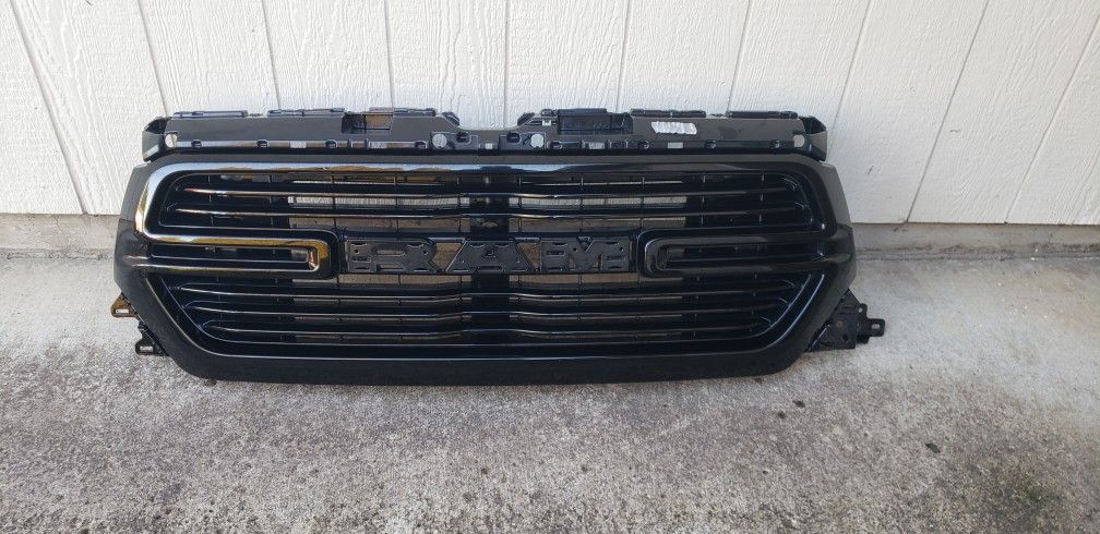 2019-2024 Ram 1500 Grille