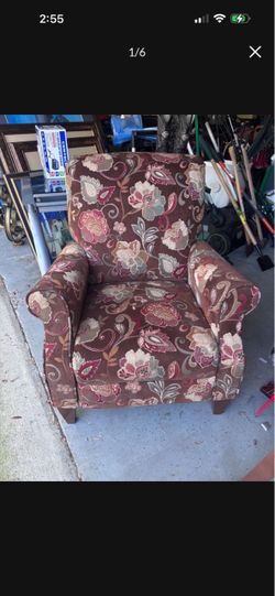 La Z Boy Floral Upholstered Accent recliner Armchair